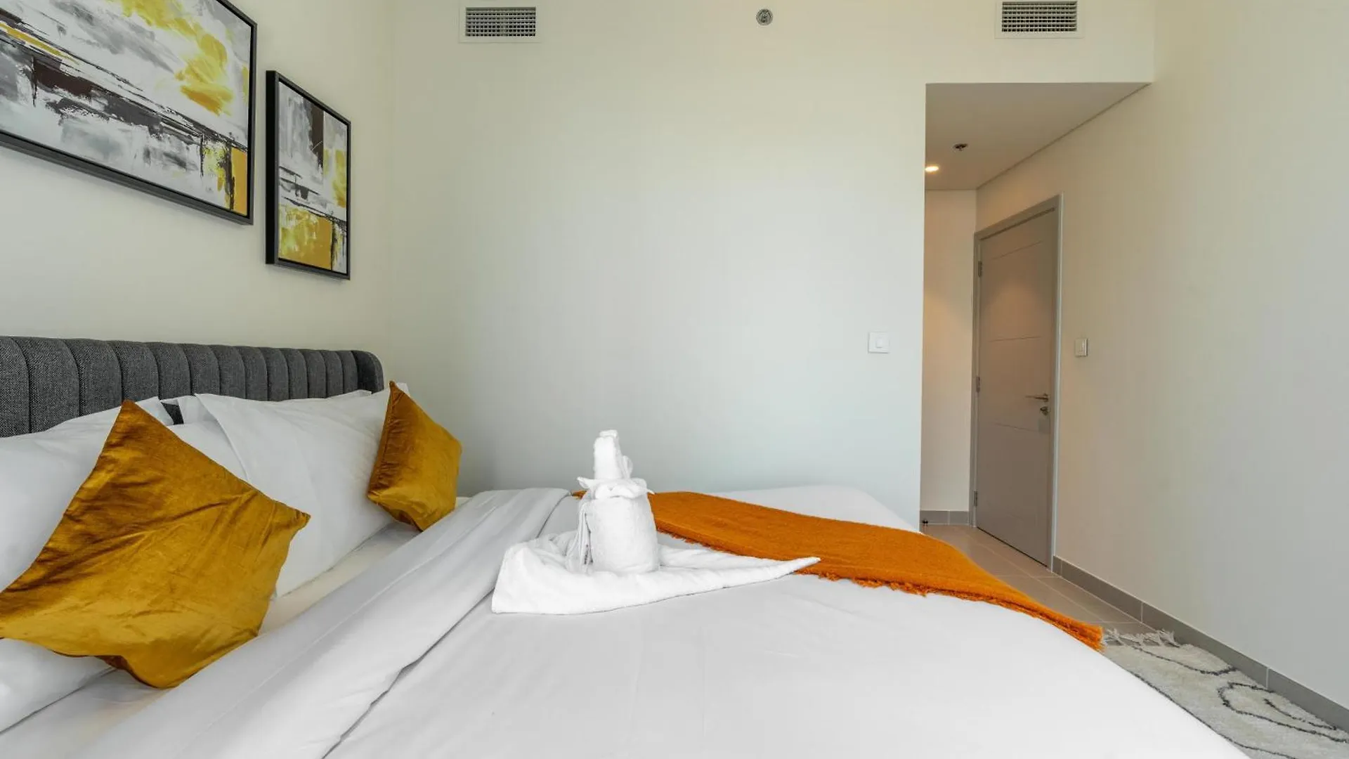 アパート Forte Tower 1 With Burj Khalifa View - Vigor Vacation Homes ドバイ アラブ首長国連邦