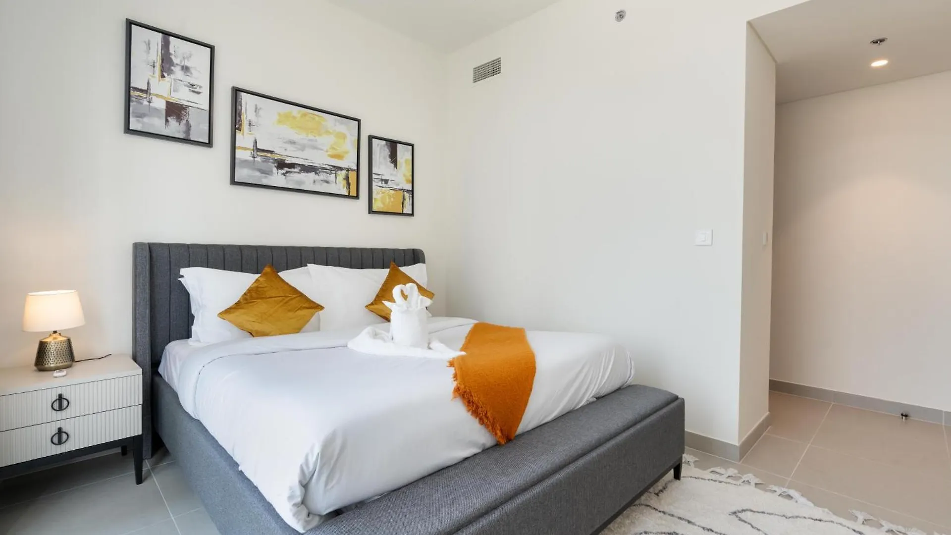 Forte Tower 1 With Burj Khalifa View - Vigor Vacation Homes ドバイ アパート