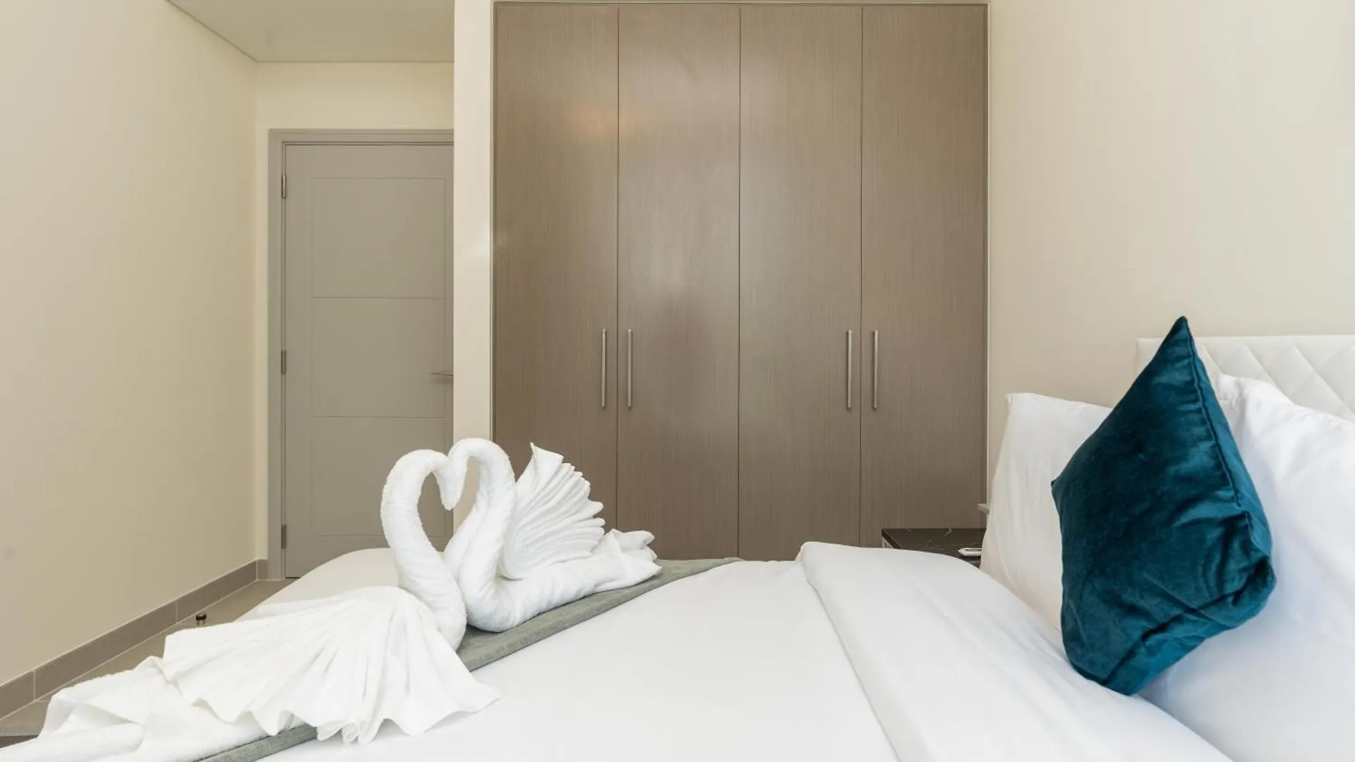 アパート Forte Tower 1 With Burj Khalifa View - Vigor Vacation Homes ドバイ アラブ首長国連邦
