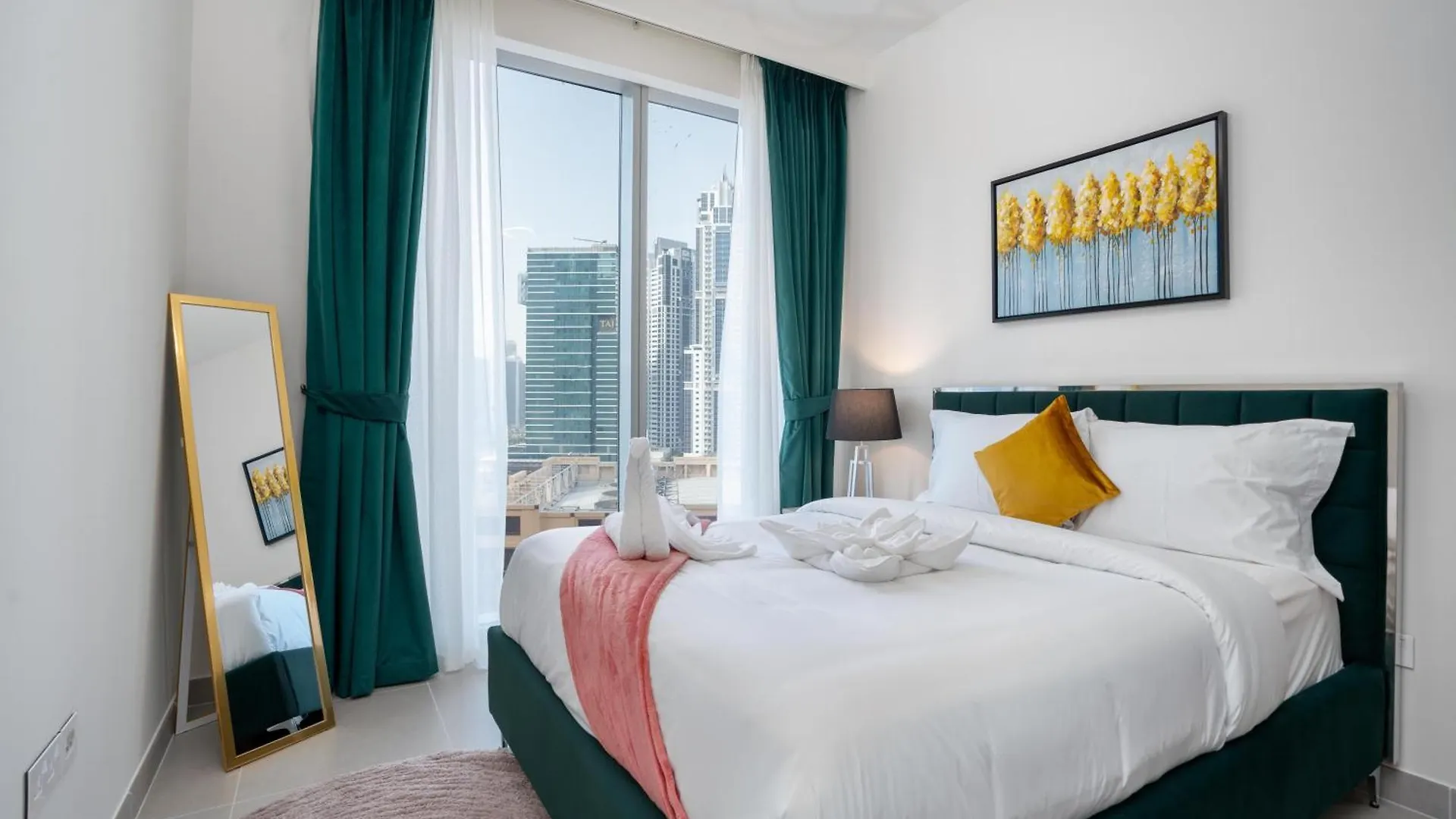 Forte Tower 1 With Burj Khalifa View - Vigor Vacation Homes ドバイ 0*,  アラブ首長国連邦